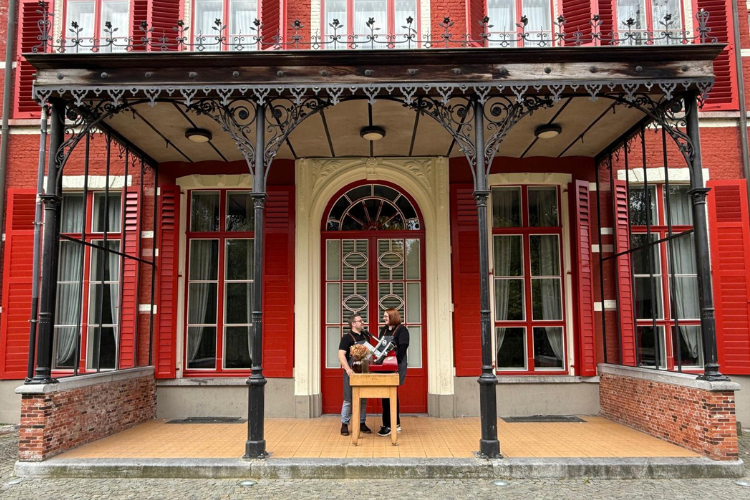 foto-nieuwe-feestfolder-voor-op-website.png